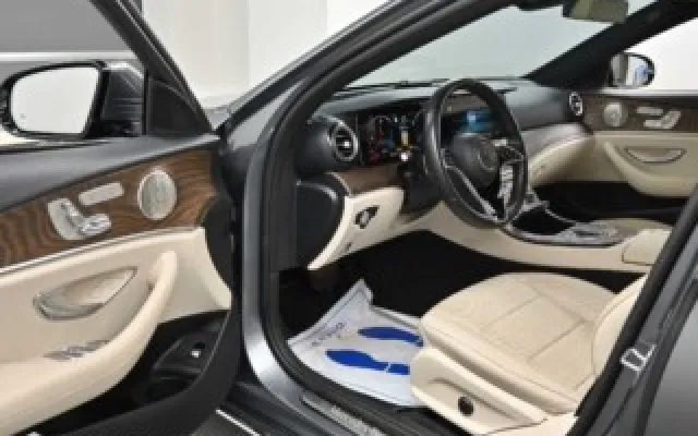 수원개인중고차직거래사이트 E-클래스 W213 E220d 4MATIC 익스클루시브 매물 사진 14 - 2023/08 81,218km